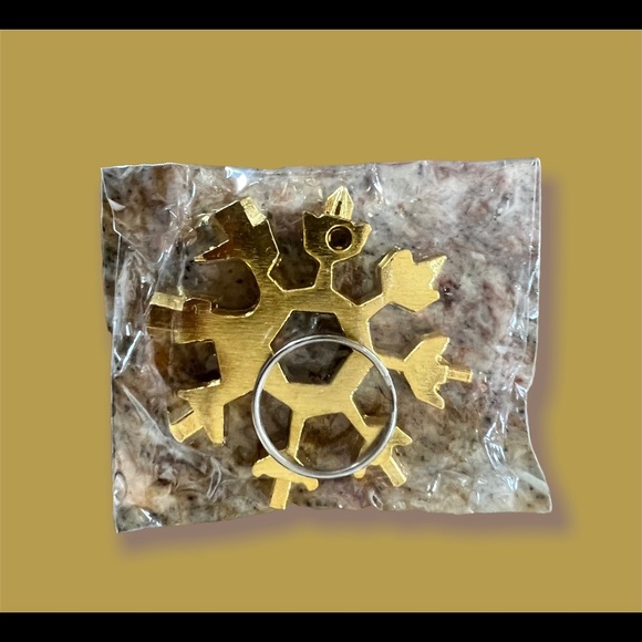 Multi Tool - Picture 1 of 4